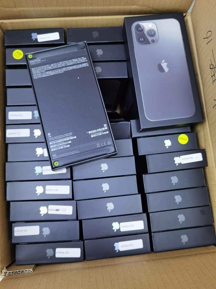 pallet of iphones