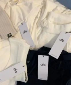 alo yoga clothing sale