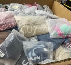 mix brand clothes​